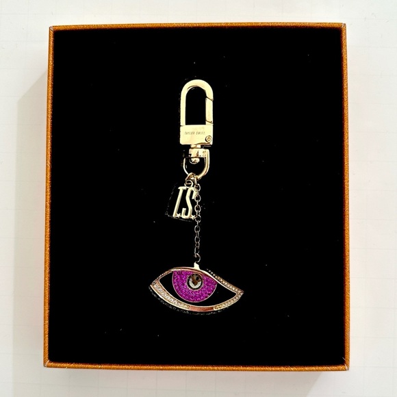 Taylor Swift TLOAS Showgirl Eye Keychain Photo Cards Limited Edition NWT - Picture 2 of 10